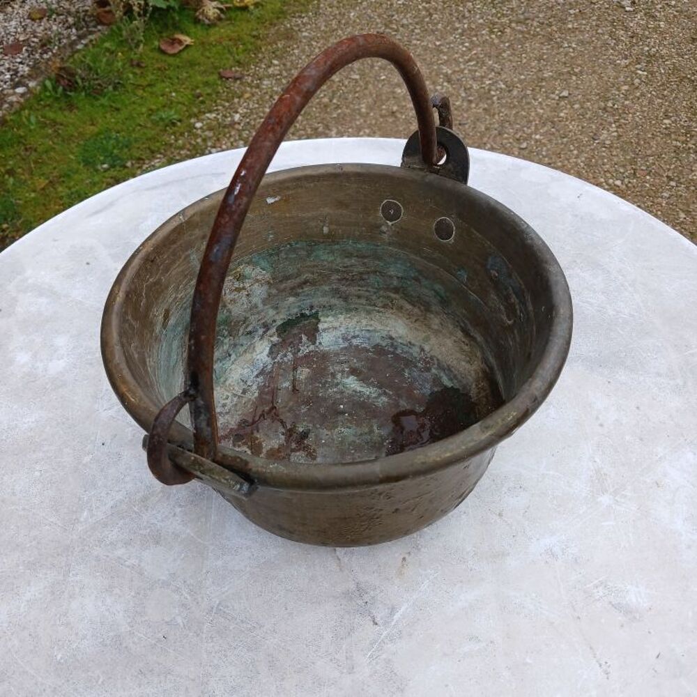 chaudron ancien en cuivre &eacute;pais 