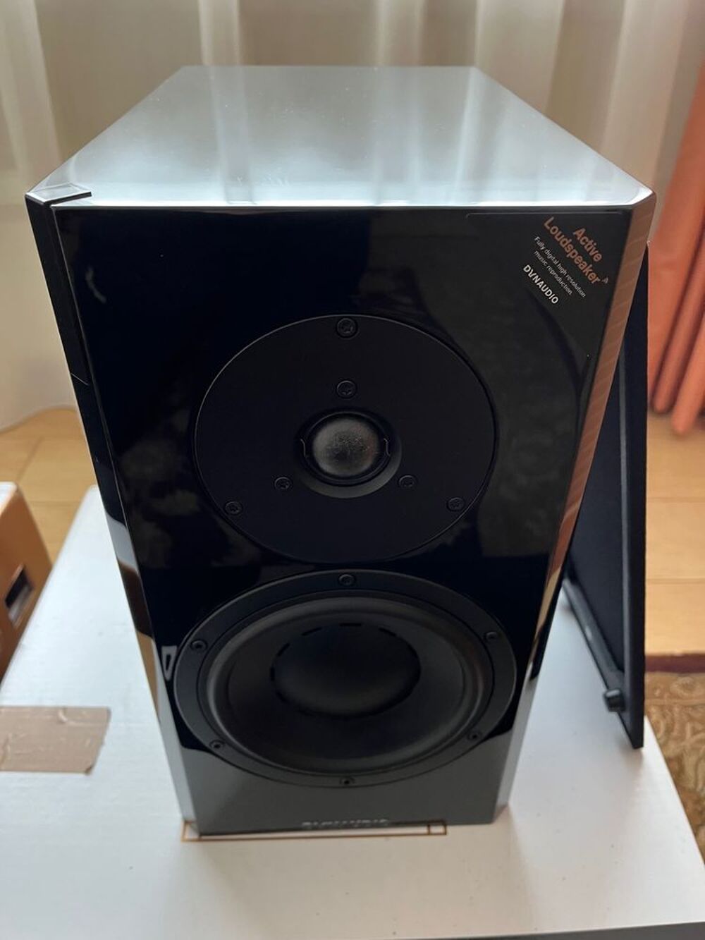 ENCEINTES ACTIVES DYNAUDIO FOCUS 20XD laqu&eacute;e noire Audio et hifi