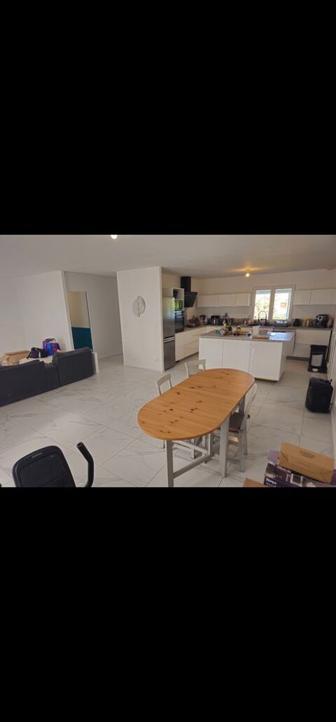   Maison de plein pied enti�rement r�nov�e  Maison - 6 pi�ce(s) - 130 m�