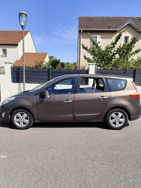 Renault Grand Sc&eacute;nic III dCi 130 Dynamique 7 pl 2010 occasion Bouafle 78410