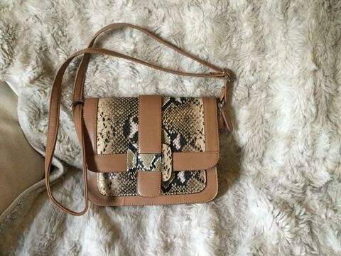 ssaac carr� imitation pithon 10 Villiers-sur-Marne (94)