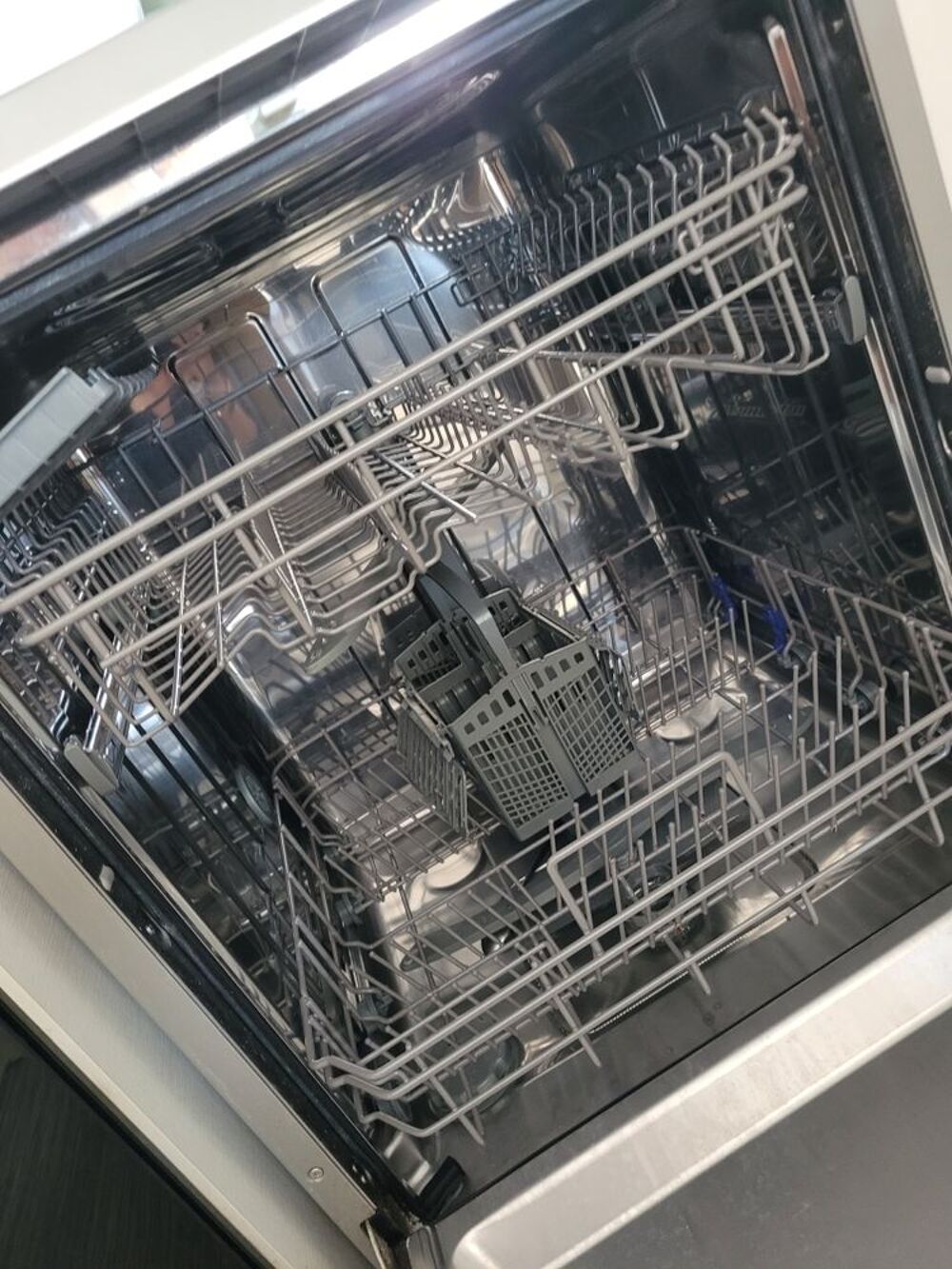 lave vaisselle Saba Electroménager