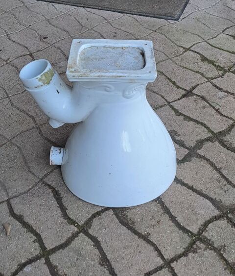 Ancienne cuvette WC pour Deco Orléat (63)