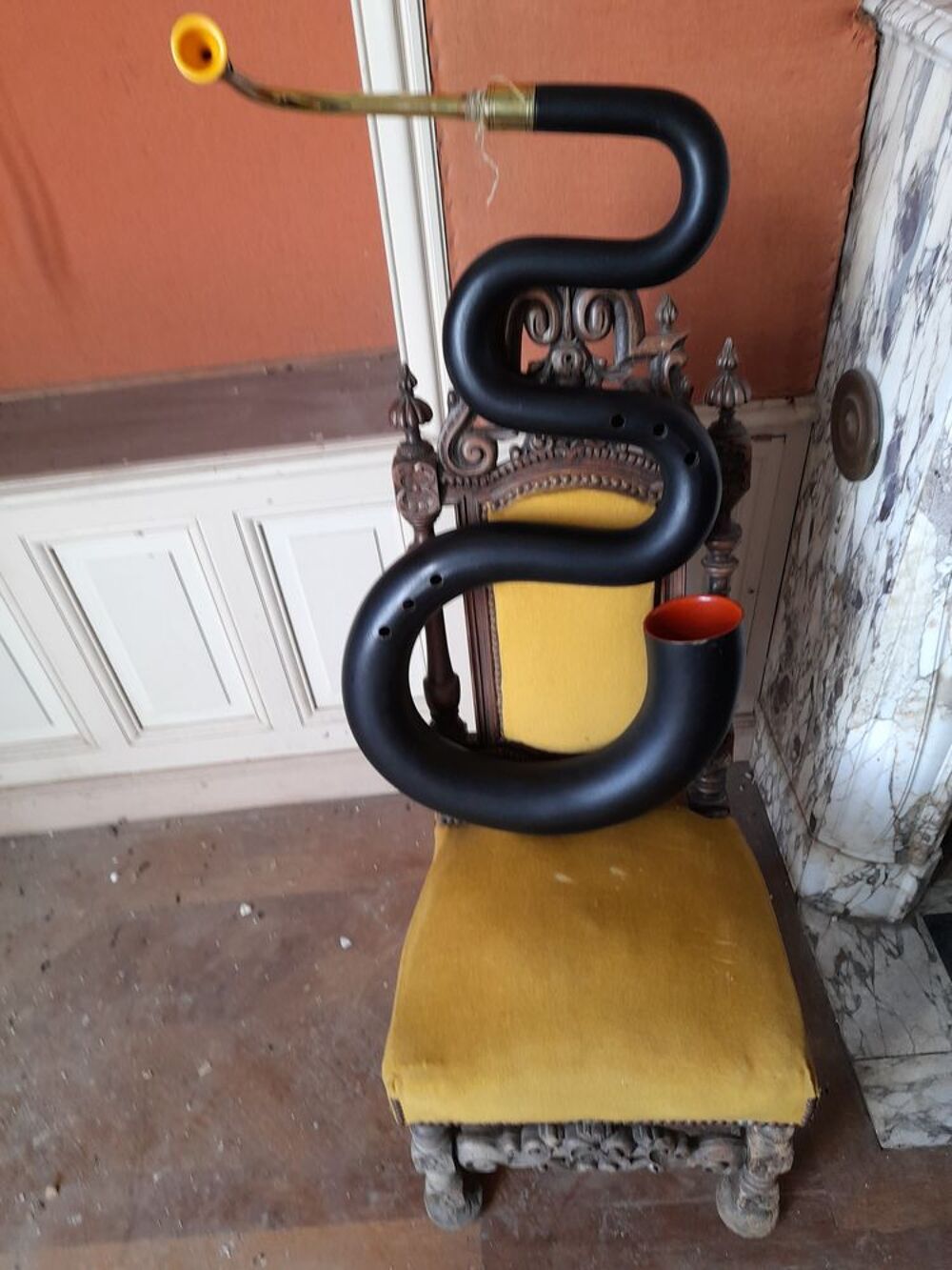 Basse de cornet &agrave; bouquin : Serpent Instruments de musique