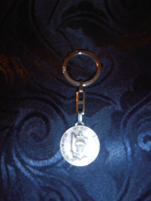 Porte-cl�s 11�me D.P. (28A) 5 Tours (37)