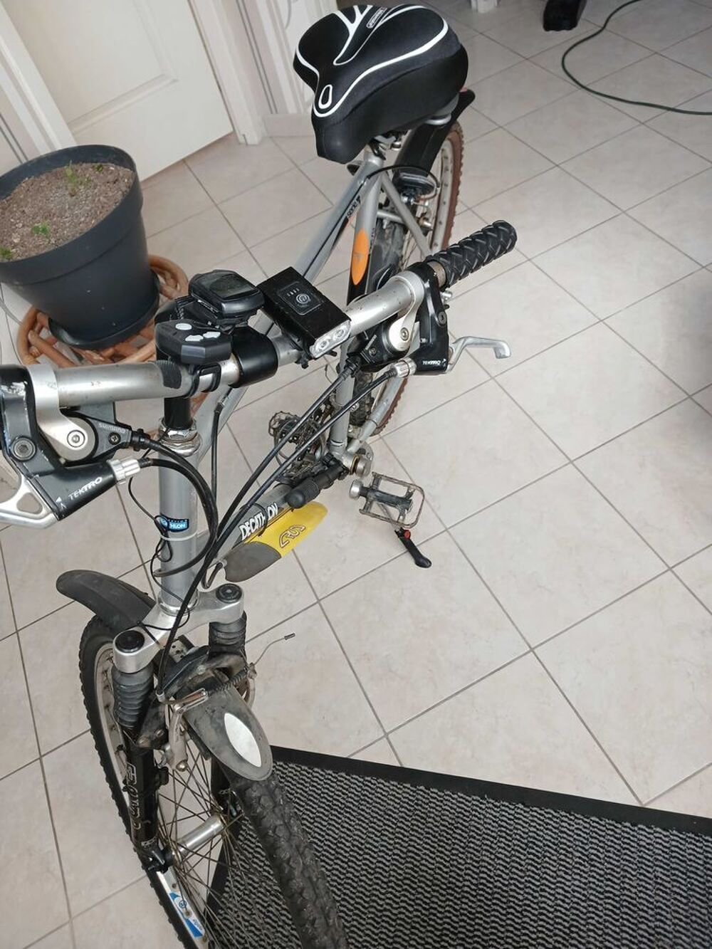 bonjour vendredi v&eacute;lo vtt bonne &eacute;tat Vélos