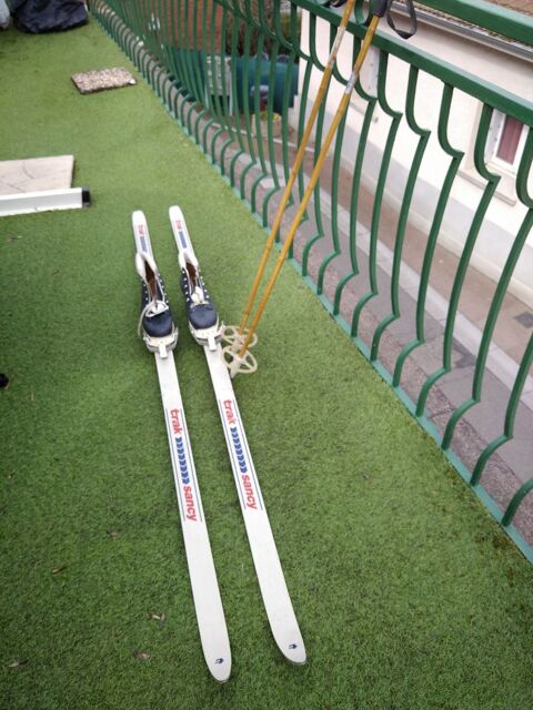 paire de skis 50 Valfleury (42)