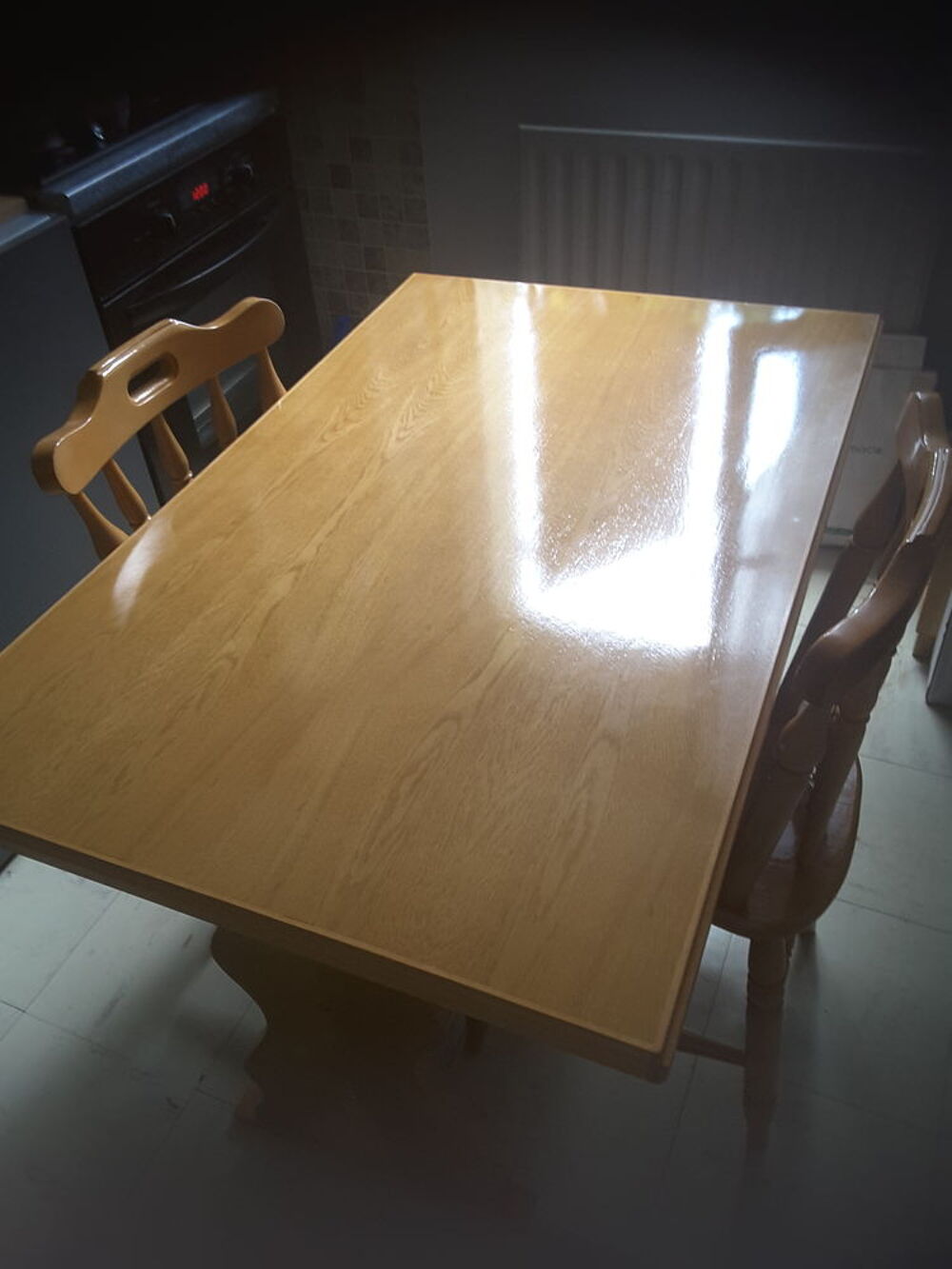 Table avec ses deux chaises Meubles