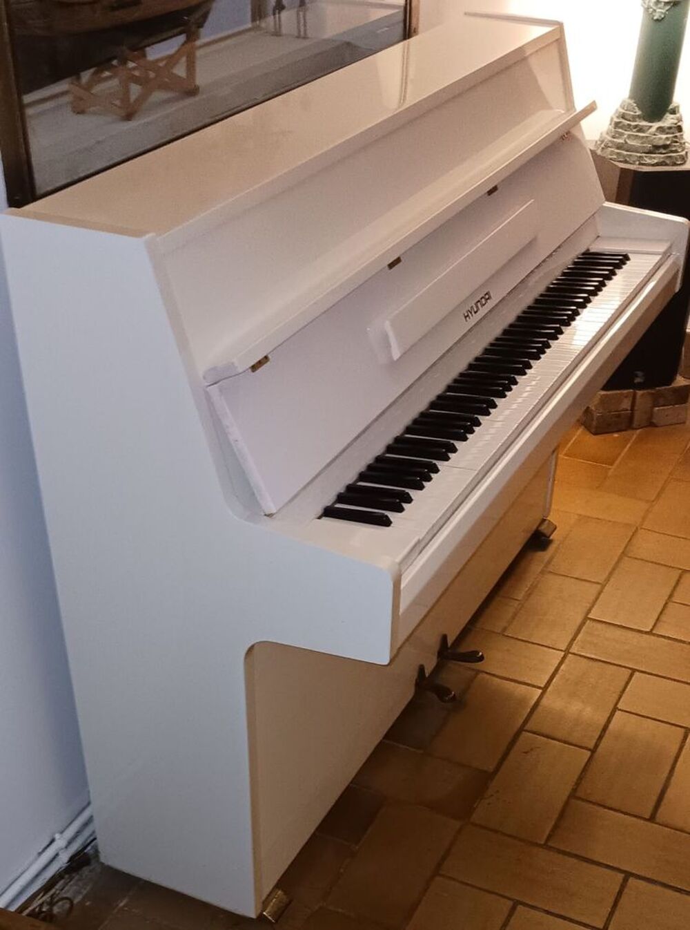 Piano HYUNDAI U810 quasi neuf Instruments de musique