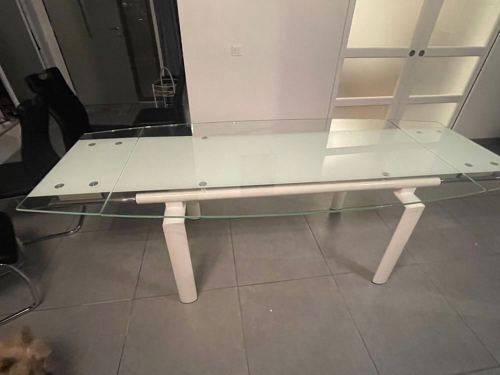 Table de salle &agrave; manger Meubles