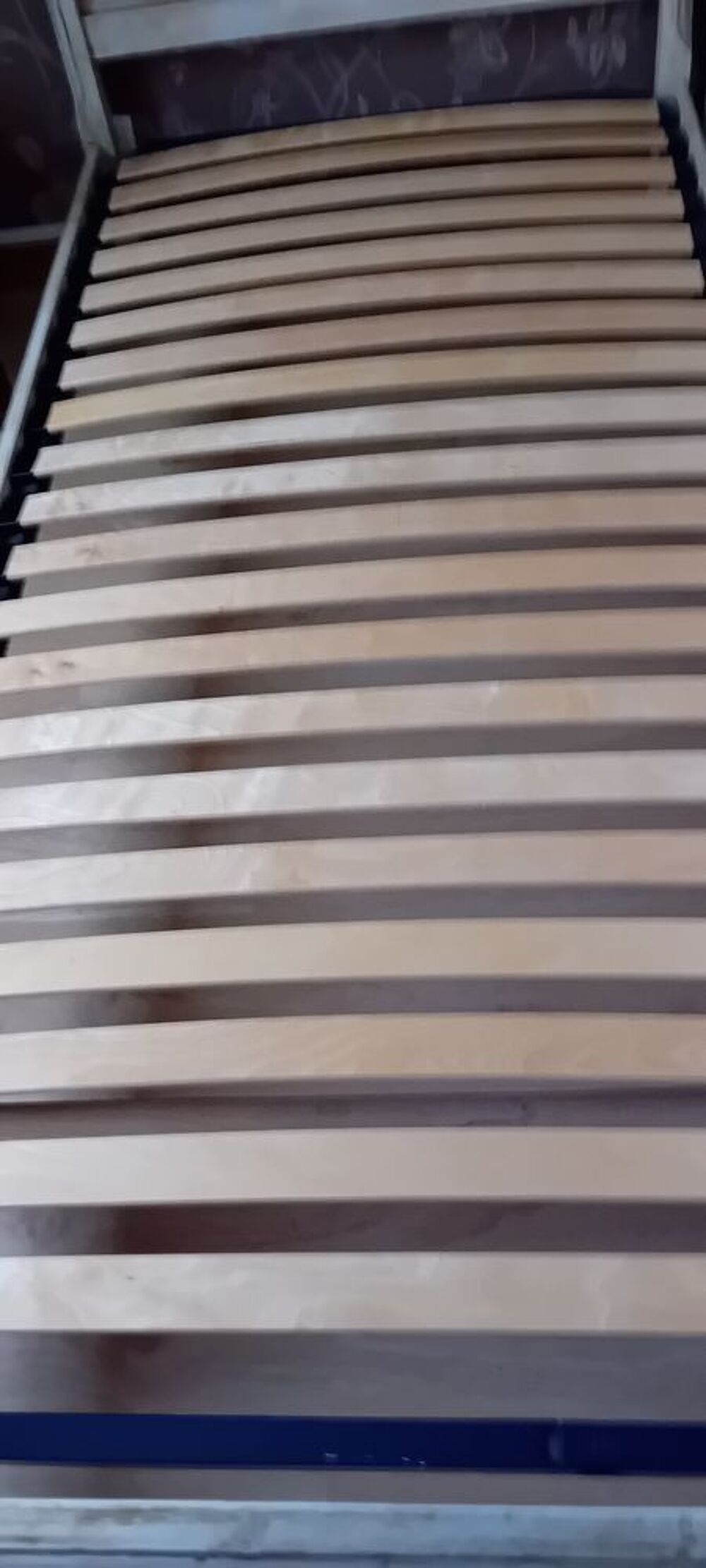 Lit 1 place et son chevet Meubles