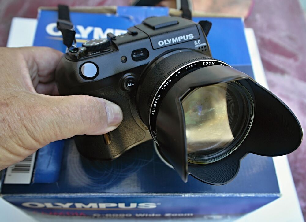 Olympus Camedia C 8080 - num&eacute;rique vintage Photos/Video/TV