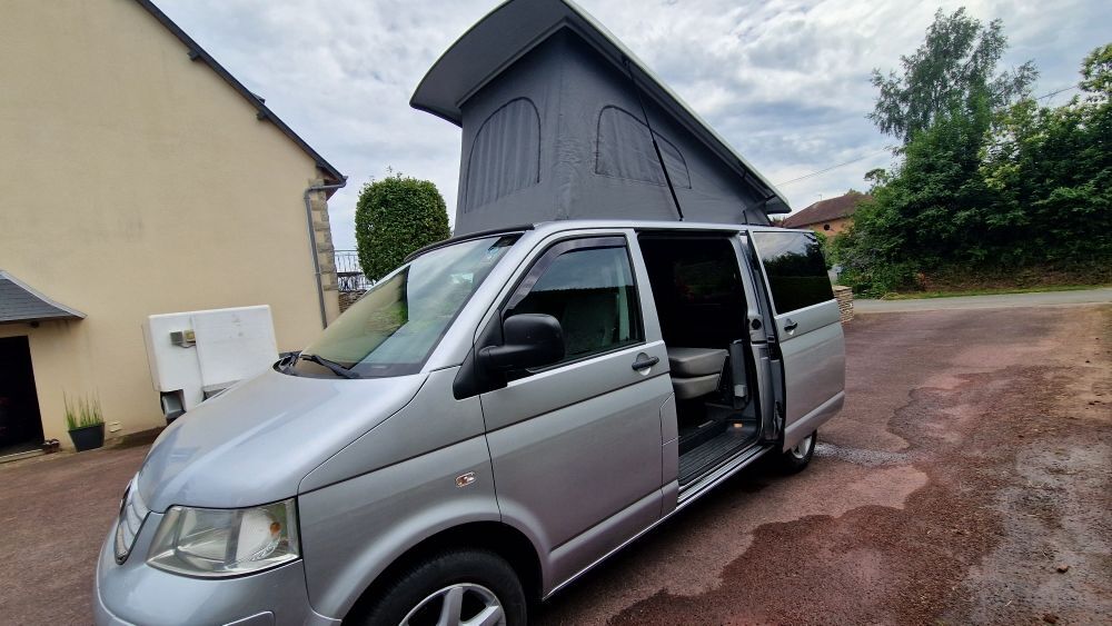 MULTIVAN Multivan 2.5 TDI 174 FAP Confort Tiptronic (7pl) 2008 occasion 50600 Saint-Hilaire-du-Harcou&euml;t