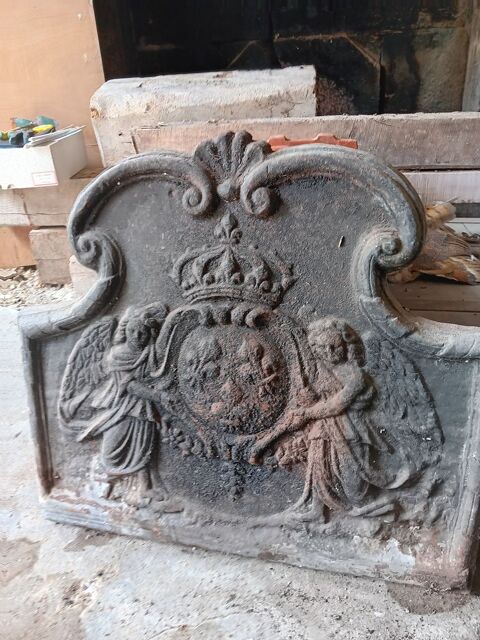 Plaque de cheminée du 18em siècle 64à-64. 300 Saint-Priest (69)