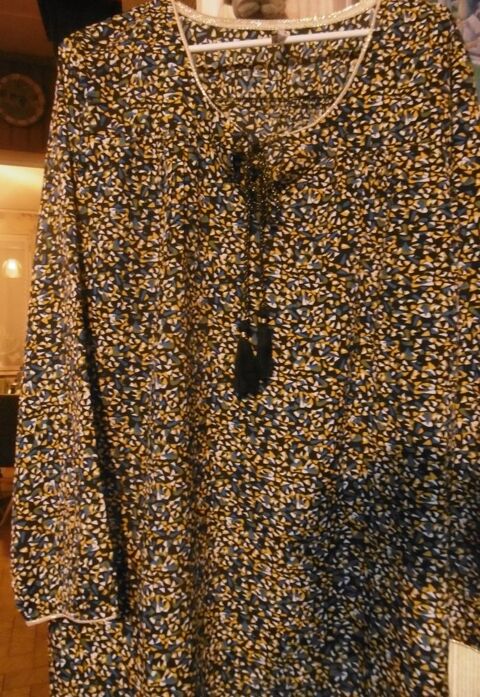 haut femme manches longues, multicolore 12 Villars-les-Dombes (01)