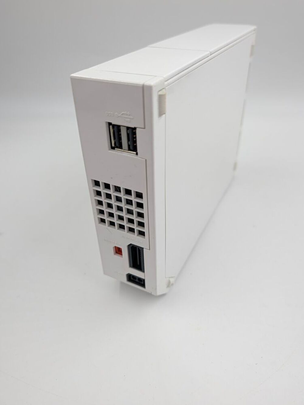 Console Nintendo Wii blanche avec c&acirc;bles, manette et capteur Consoles et jeux vidéos