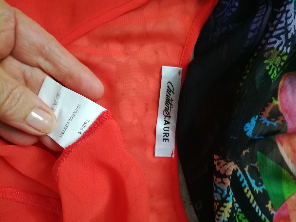 ENSEMBLE CHIC PANTALON JUPE, FOULARD, BOLERO
CHRISTINE LAURE Vêtements