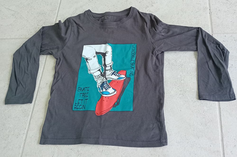 ENSEMBLE V&ecirc;tements Pull/Pantalon/T-shirts, Veste 8 ans Vtements enfants