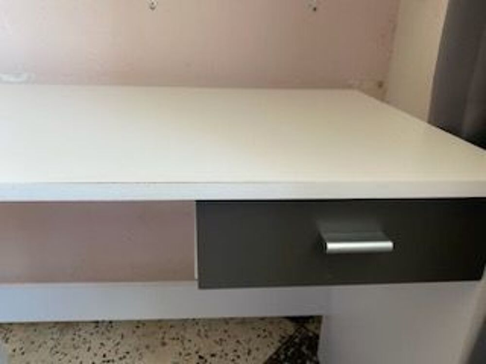 Bureau et chaise Meubles