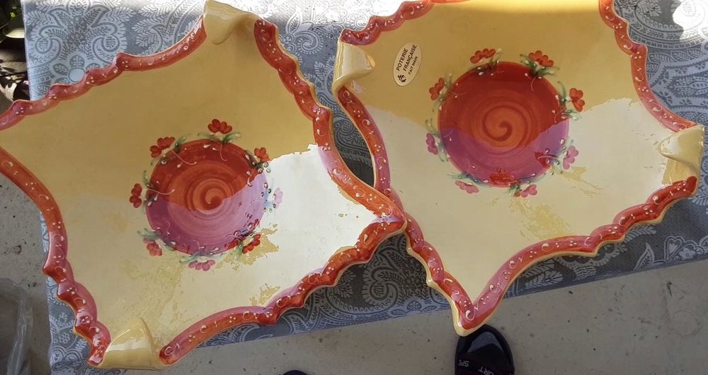 2 poteries identiques (coupes &agrave; fruits) Cuisine