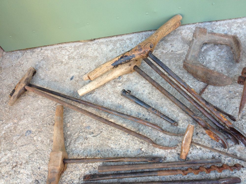 Lot de divers anciens outillages en fer Bricolage