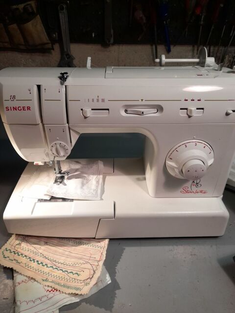Machine  &agrave; coudre  SINGER Starlette 0 61600 La fert�-mac�