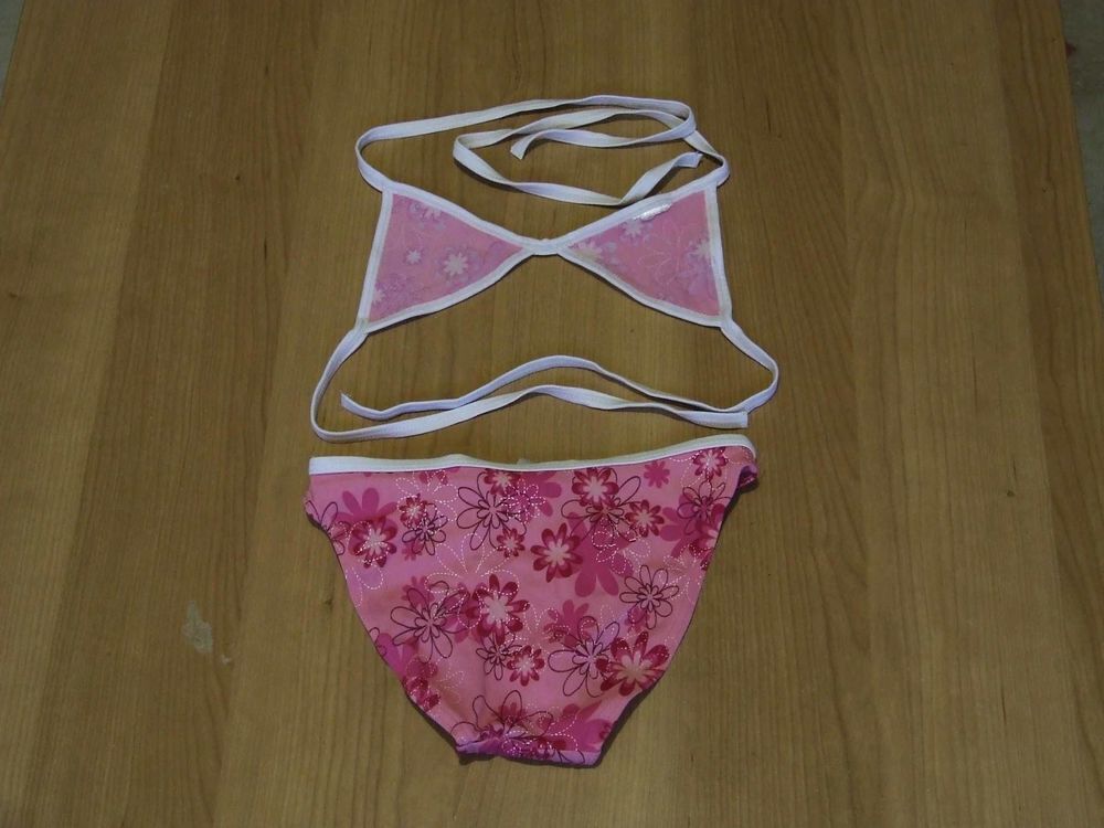 Maillot de bain 2 pi&egrave;ces, D&Eacute;CATHLON, 8&nbsp;ans, TBE Vêtements enfants