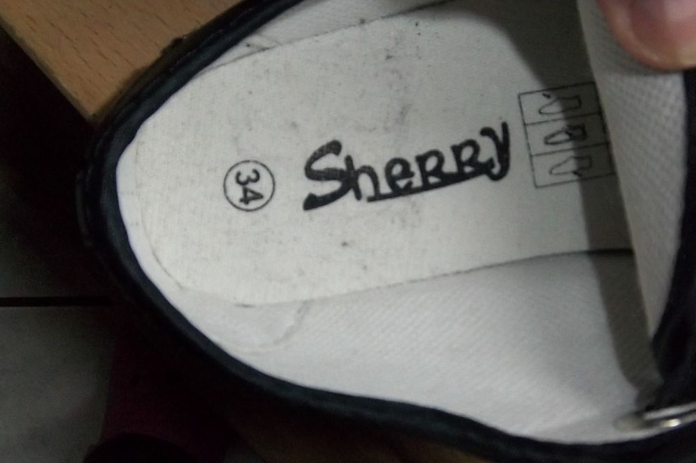Baskets &agrave; scratch Sherry pointure 34 Chaussures enfants