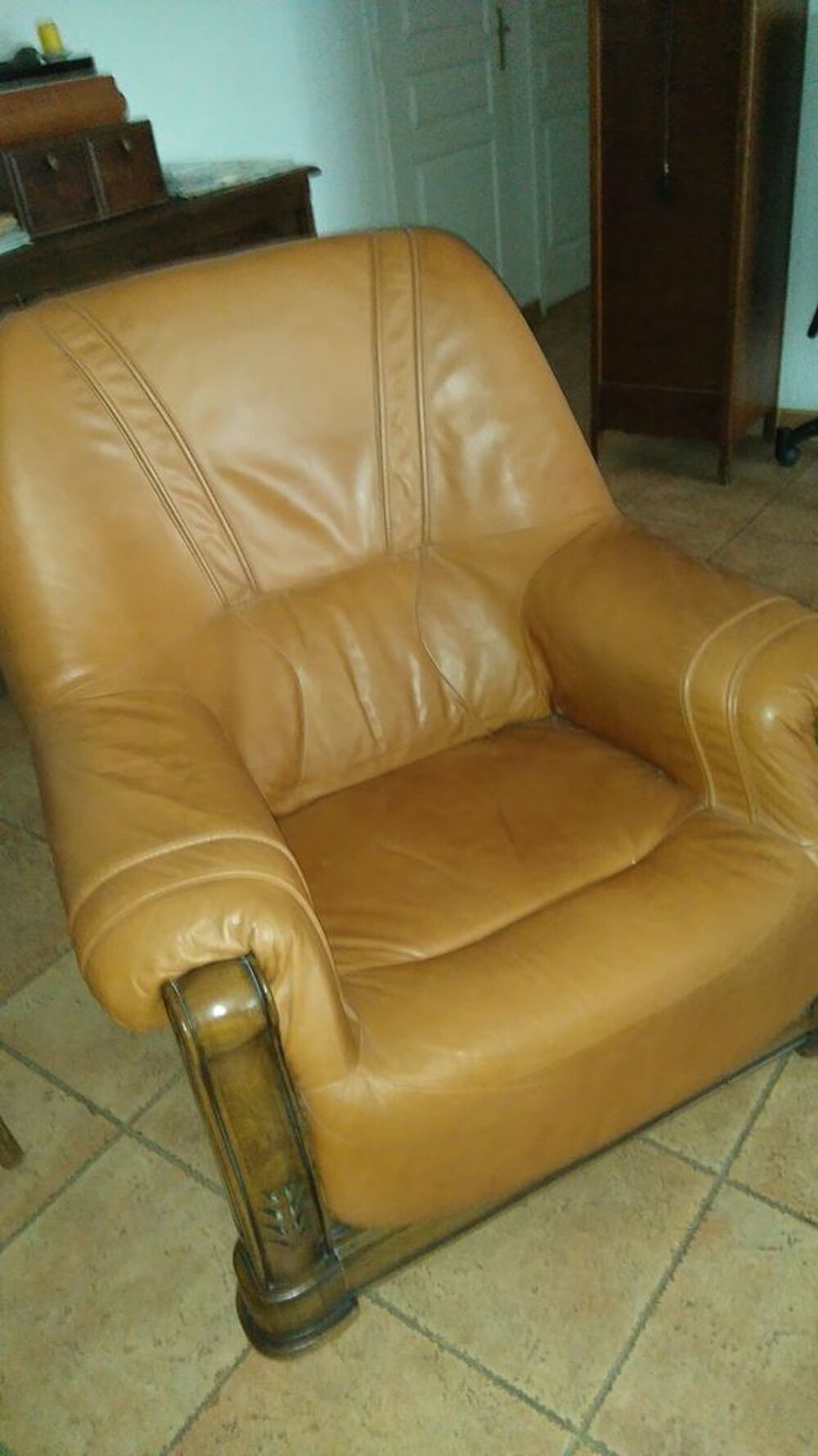 CANAPE EN CUIR 3 PLACES + 2 FAUTEUILS , MARRON CLAIR Meubles