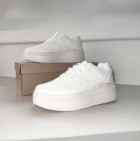 Baskets taille 42 13 Lyon 7 (69)