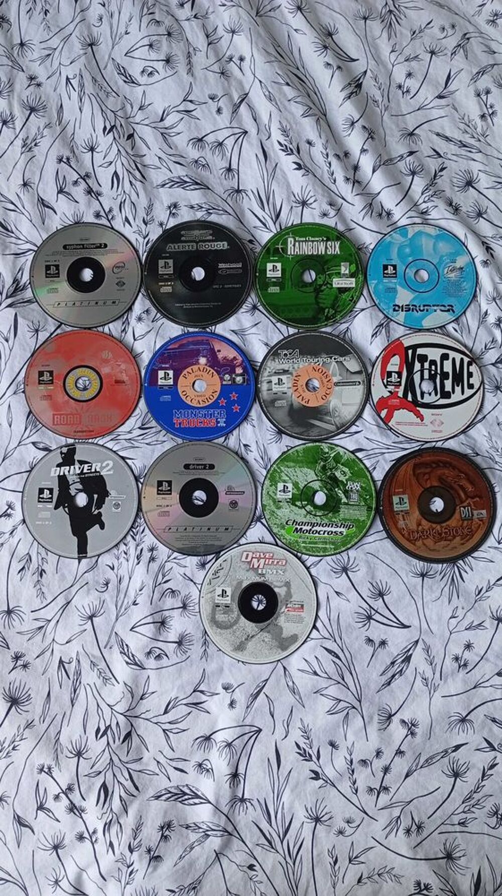 Lot de 13 Jeux PS1 &agrave; SAISIR Consoles et jeux vidéos