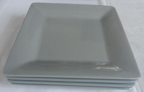 Lot de 11 assiettes carrées grises en céramique
voir photos 15 Castries (34)