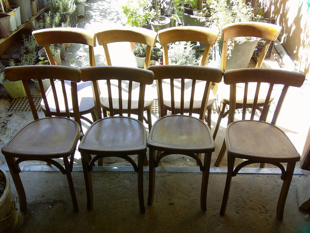26 chaises de bistrot Meubles
