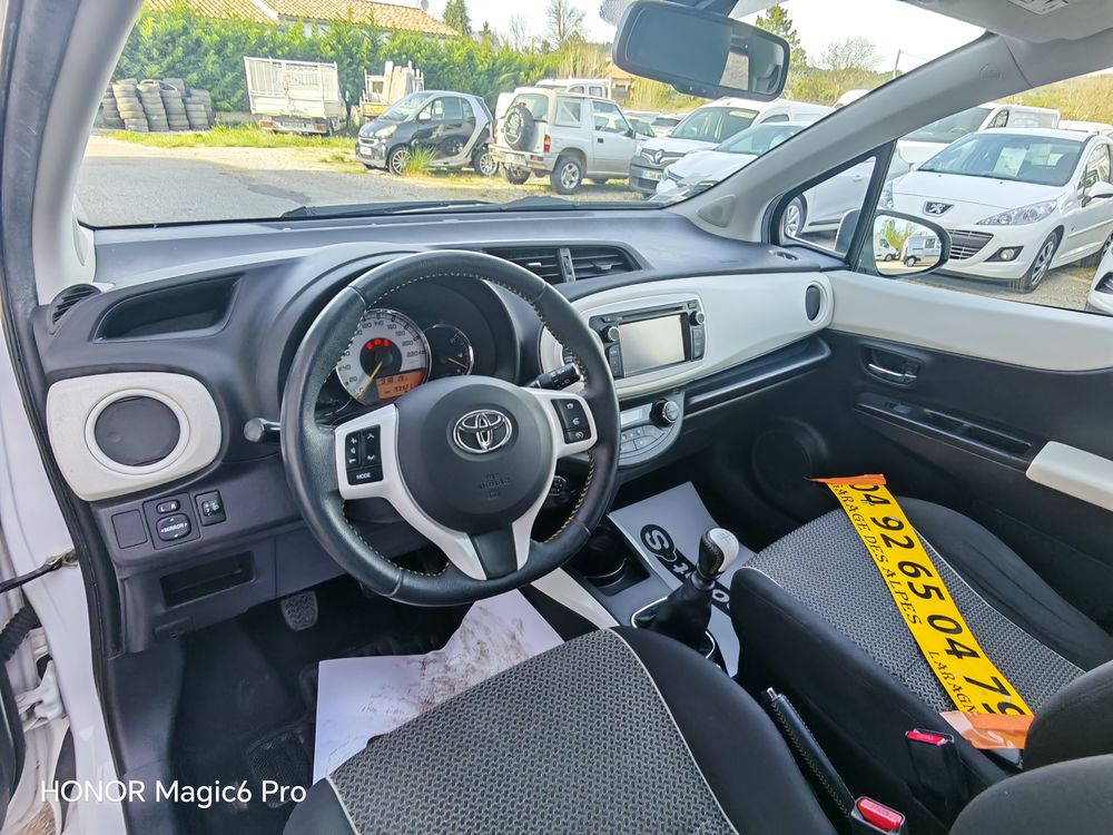 Yaris 100 VVT-i Lounge 2013 occasion 05300 Laragne-Mont&eacute;glin