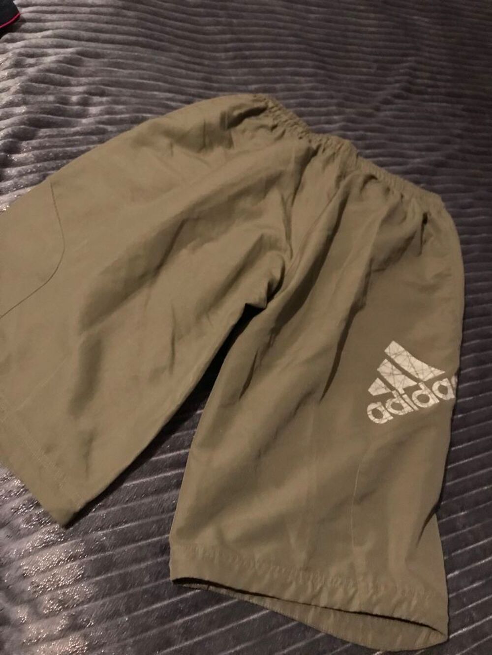 pantacourt marron chataigne Adidas taille M Vêtements
