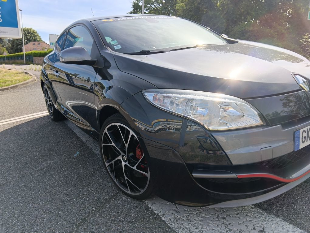 M&eacute;gane III Coup&eacute; 2.0 16V 250 RS Luxe 2010 occasion 74000 Annecy