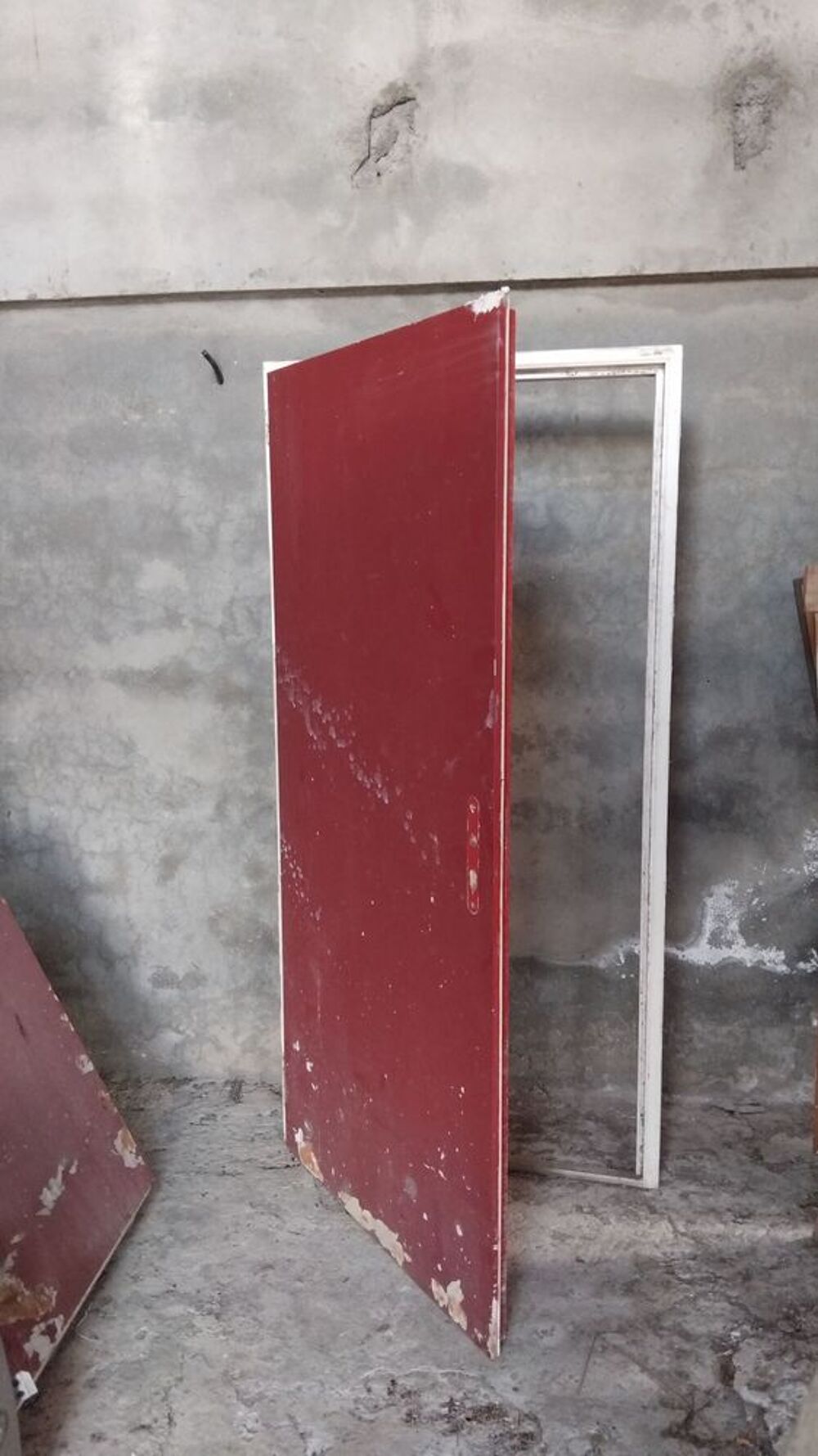 PORTE BLINDEE EN FER + CADRE Meubles
