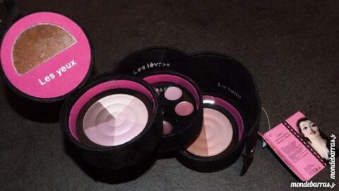 PARISAX Coffret 5 fards paupires 5 lip gloss 2 blush NEUF 18 cuisses (71)