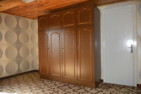 Armoire 2 x 4 portes. 250 Vézeronce-Curtin (38)