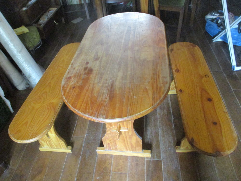 Table et bancs bois massif Meubles