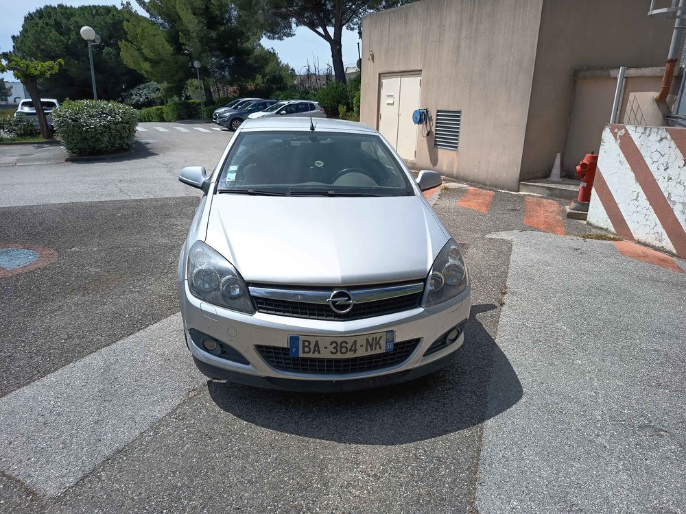 Astra GTC 1.4 - 90 Twinport 111 2010 occasion 13600 La Ciotat