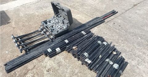 Article de rayonnage industriel et vintage en tubes acier et 400 Saint-Jean-Pierre-Fixte (28)