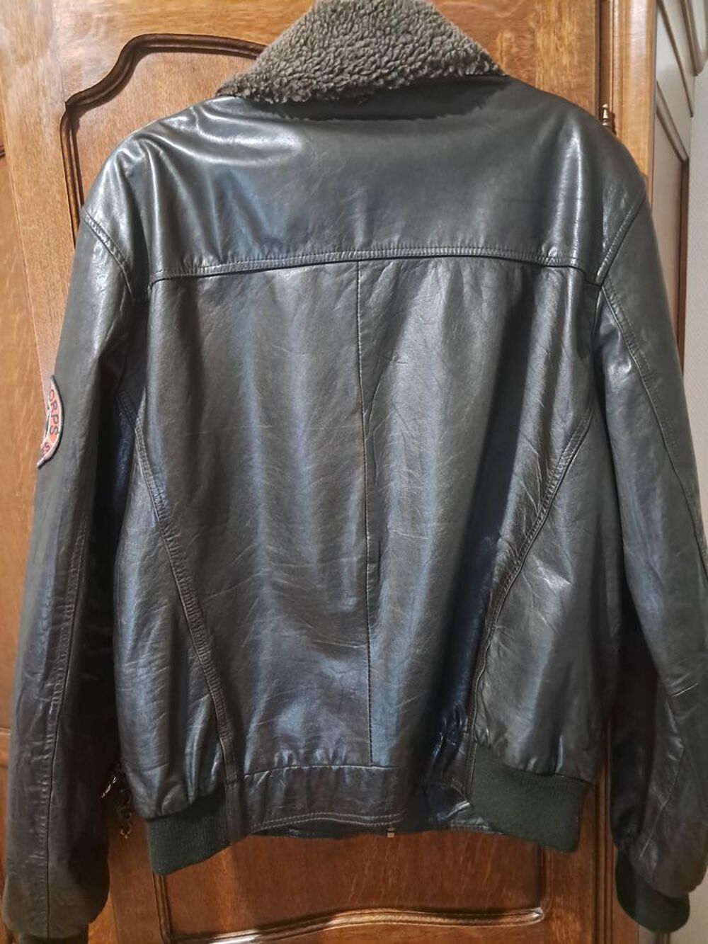 Blouson Aviateur en Cuir Noir - Col Fourrure Vêtements