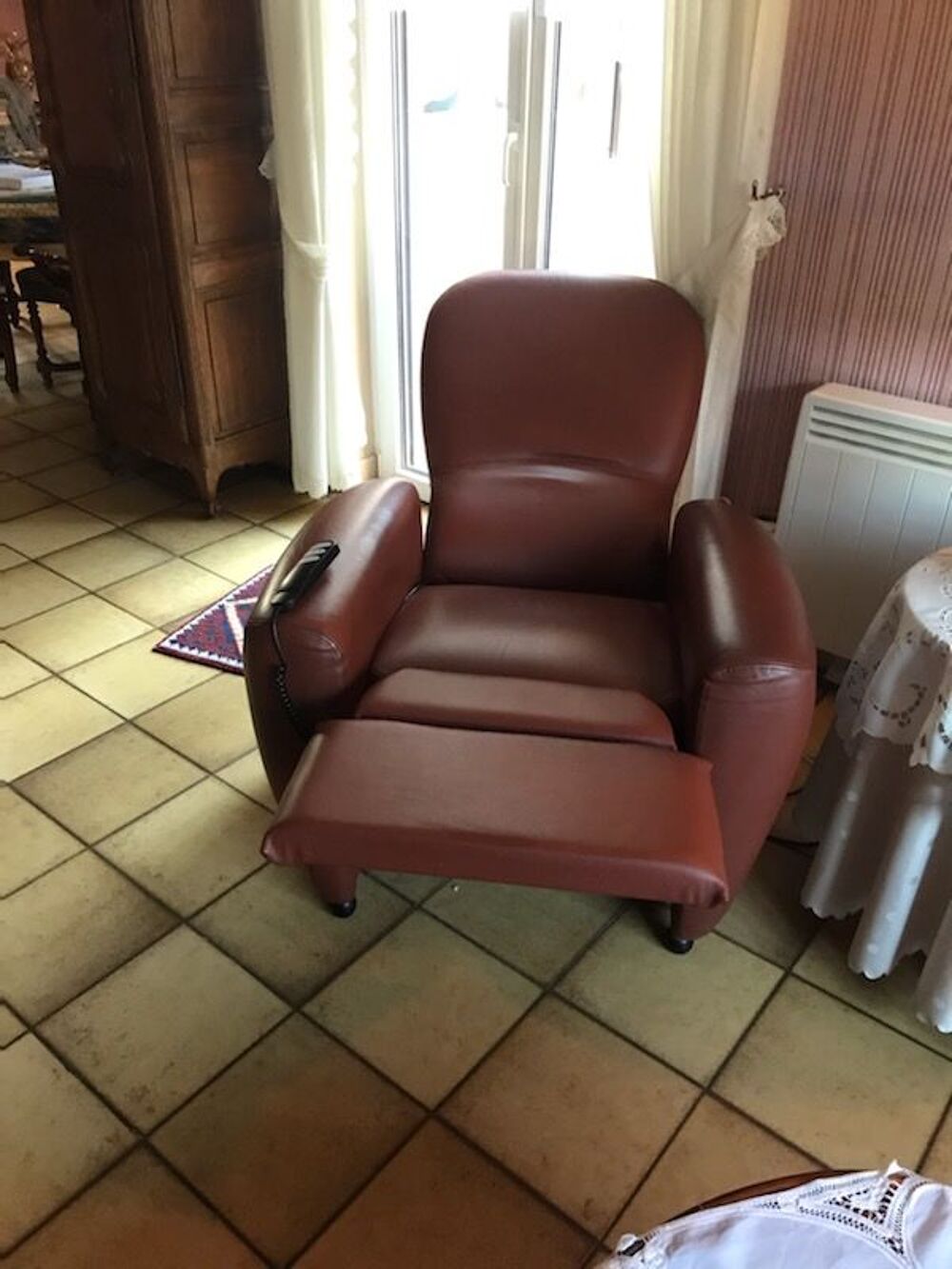 Fauteuil &eacute;lectrique multiposition cuir Meubles