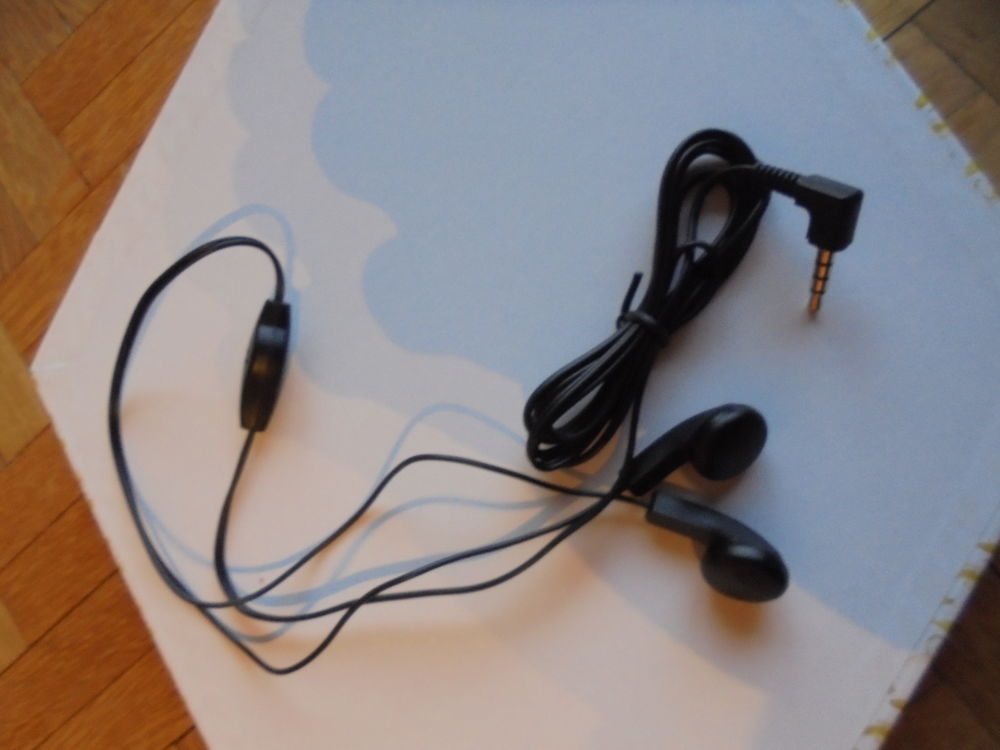 Paire d'&eacute;couteurs 3 (26) Téléphones et tablettes