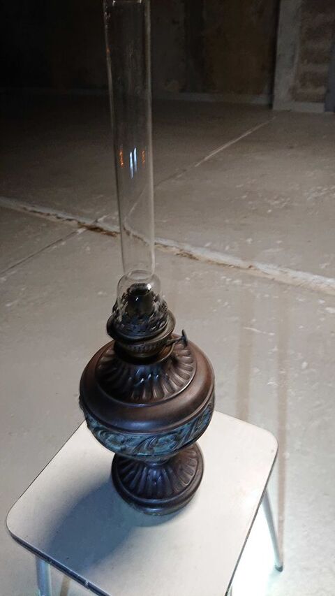 Lampe p�trole vintage. 40 Le Plessis-Tr�vise (94)