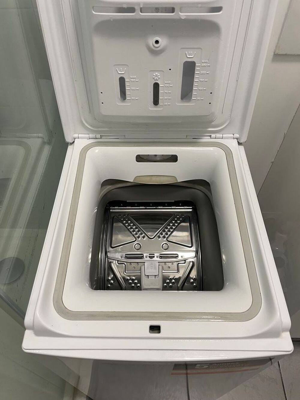 Machine &agrave; laver Indesit top Electroménager