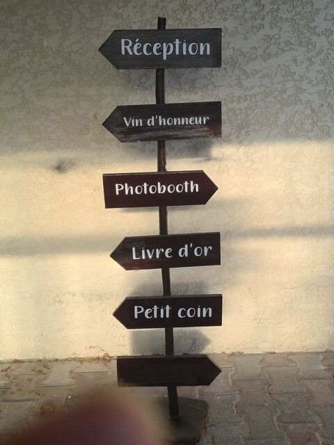 Pancartes directionnelles pour mariage Bois verni artisanal 50 Montferrat (38)