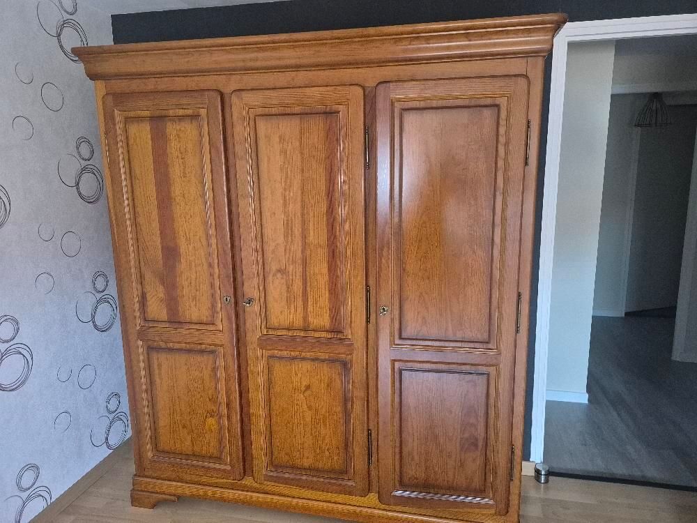Armoire pin massif Meubles