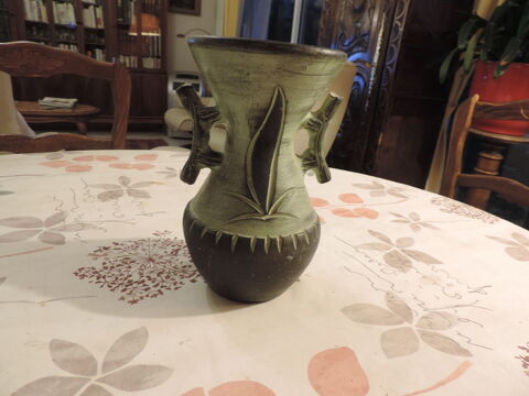 BEAU VASE - STYLE EGYPTIEN -
20 Albi (81)